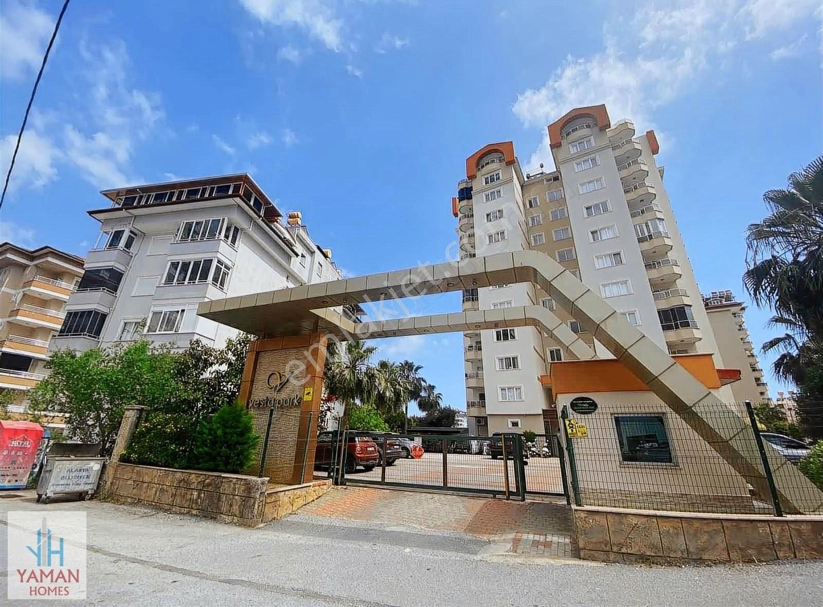 Alanya Cikcilli Satılık Daire Cikcilli Mah Site İçinde Eşyalı 120 M2 2+1 Ebeveyn Banyolu Daire