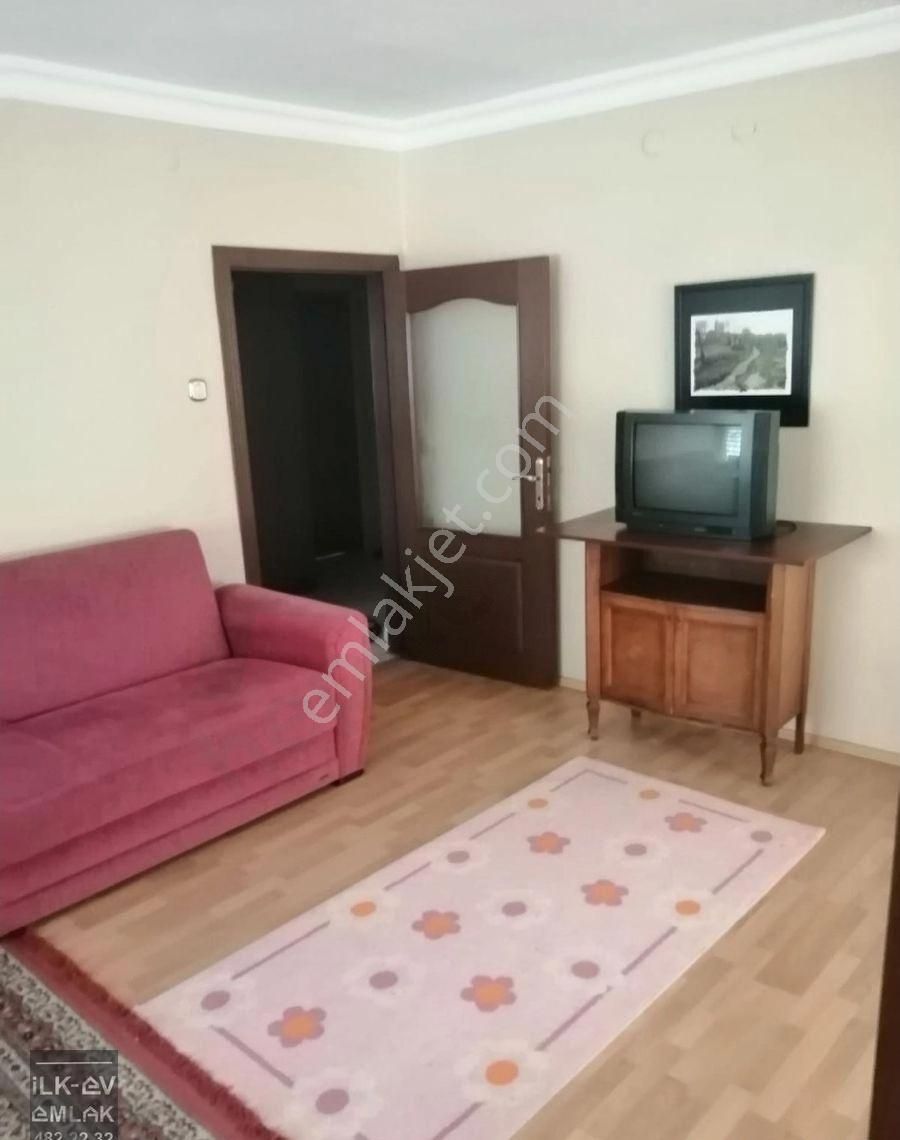 Ankara Çankaya Eşyalı Kiralık Daire İlk-ev'den Ara Katta Ön Cephe Full Mobilyalı 3+1 Bankalar Durağında