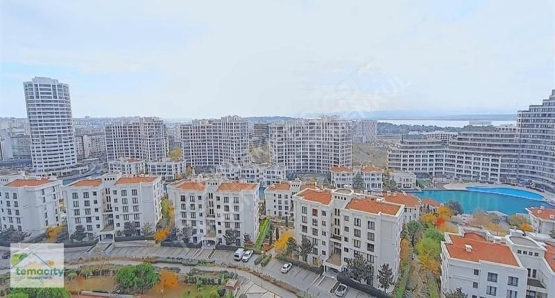 Küçükçekmece Atakent Satılık Daire İstanbul Saraylarında 2oda 1 Salon Boş 140 M2 Tadilatlı Peyzaj