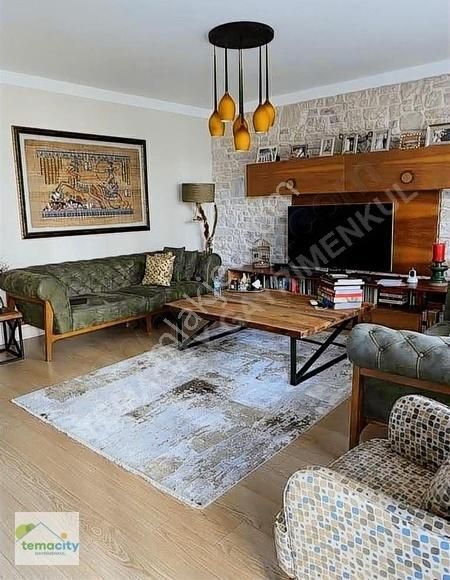 Küçükçekmece Atakent Satılık Daire Tema İstanbulda Boş 2 Oda 1 Salon 130 M2 Konumu Güzel