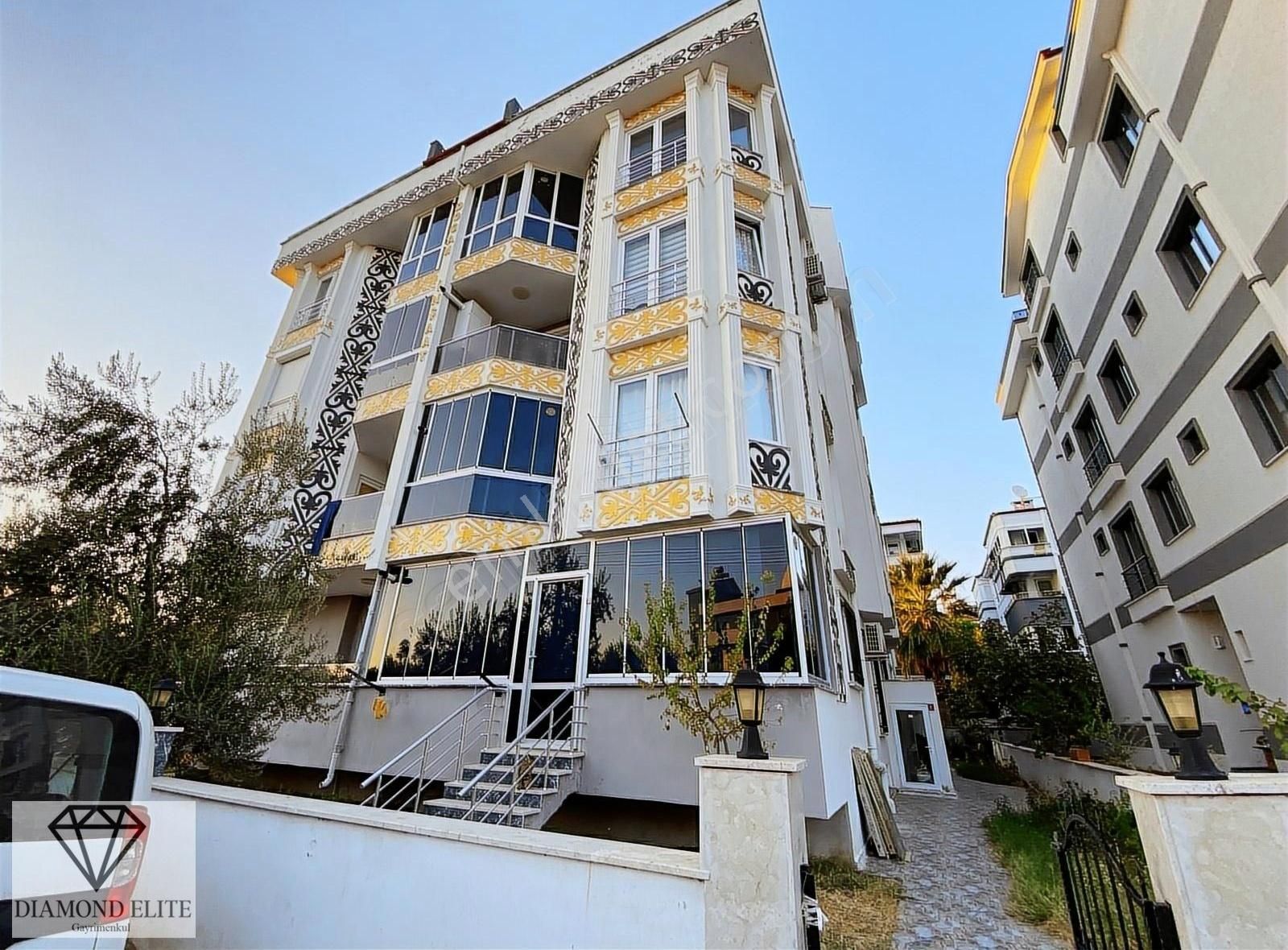 Edremit Zeytinli Satılık Daire 4+1 Net 220 M2 Zeytinlide Dağ Ve Deniz Manzaralı Satılık Dubleks