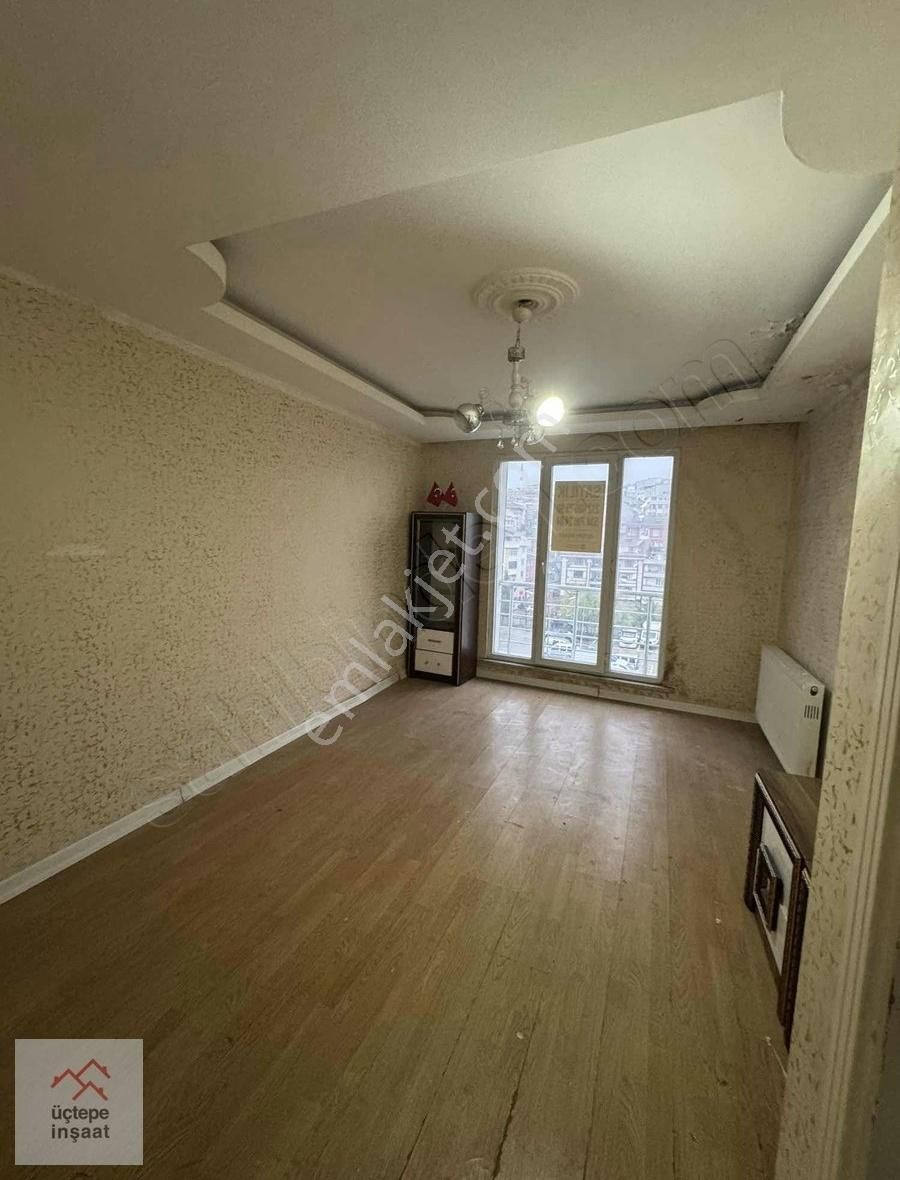 Esenyurt Piri Reis Satılık Daire E-5 Ve Metrobüse 5 Dk Piri Reis Mah. 3+2 Dubleks 150 M² İskanlı