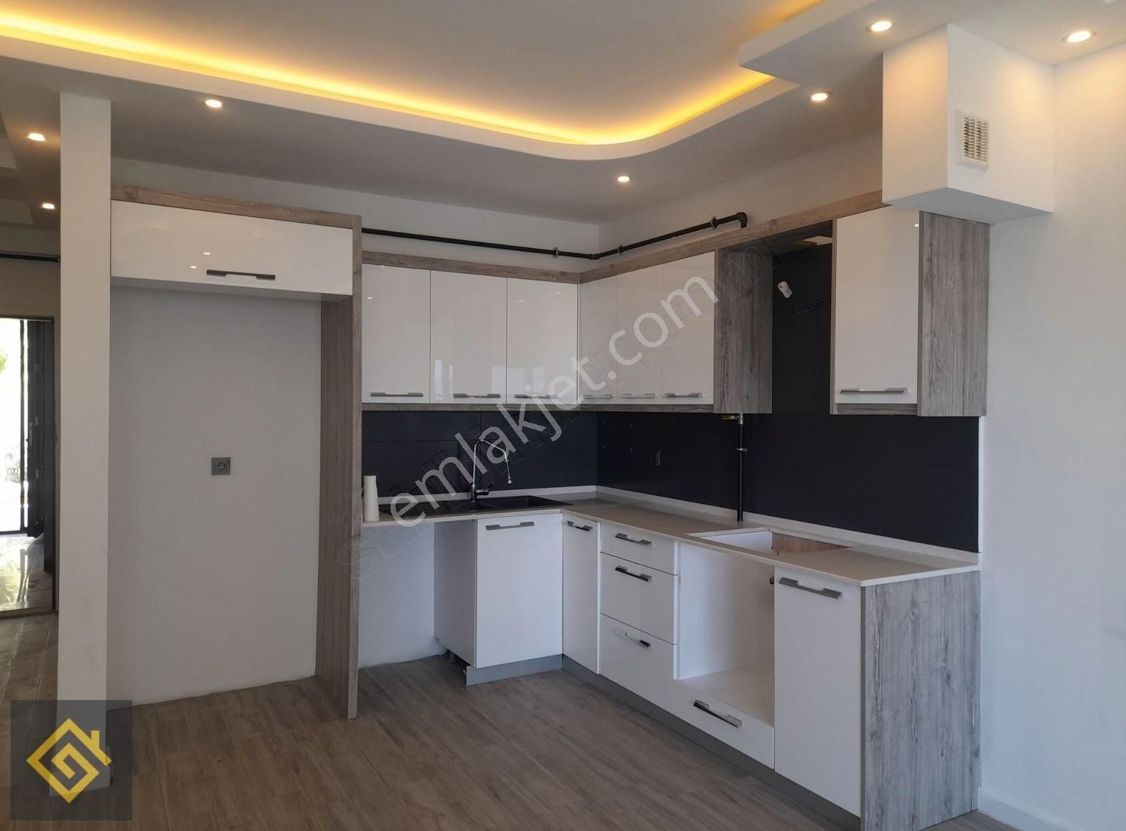 Kuşadası Değirmendere Satılık Daire Satılık 2+1 90m2