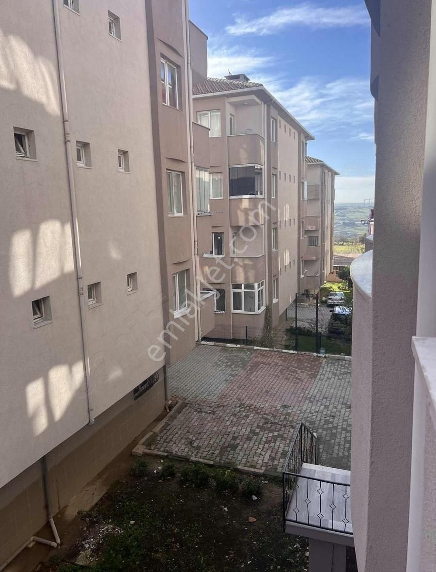 Arnavutköy Fatih Kiralık Daire Taşolukta Site İçi Ara Kat 3+1 Daire