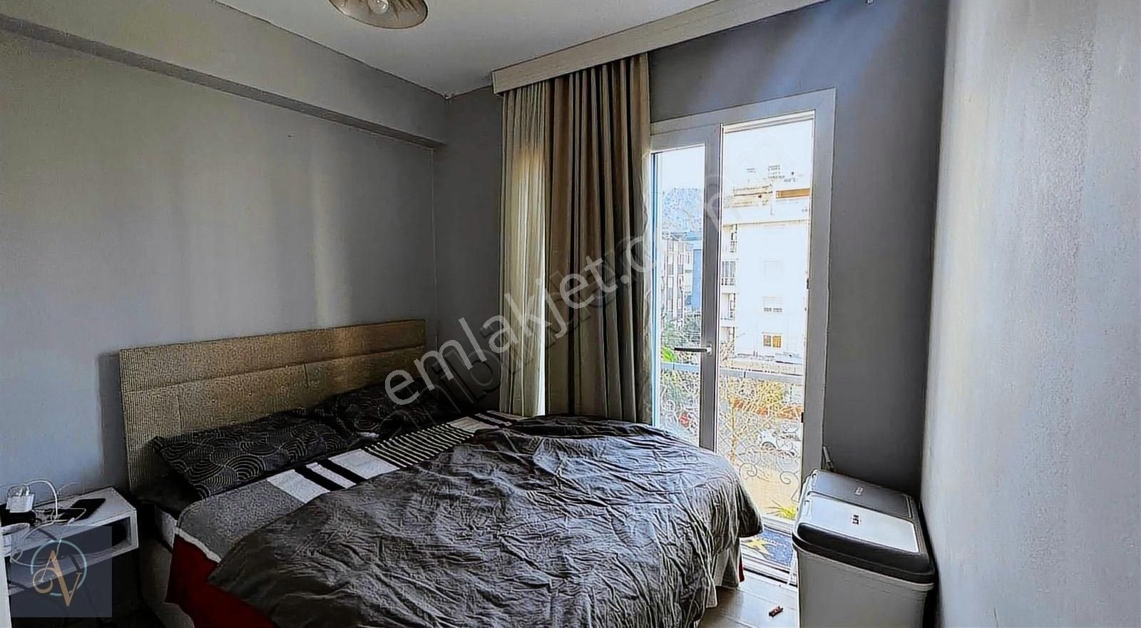 Antalya Konyaaltı Eşyalı Kiralık Daire Lüks Site İçerisinde Eşyalı 1+1