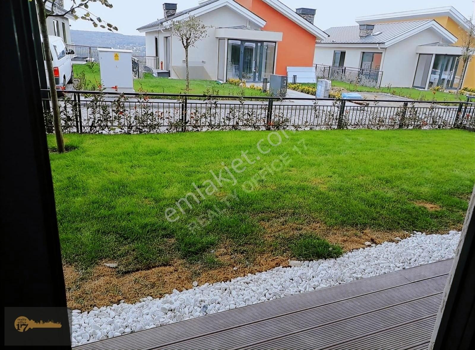 Sarıyer Zekeriyaköy Satılık Daire Realty Ogeday Söğüt'ten Köy 3.etap F Blok 1+1 Bahçeli Satılık