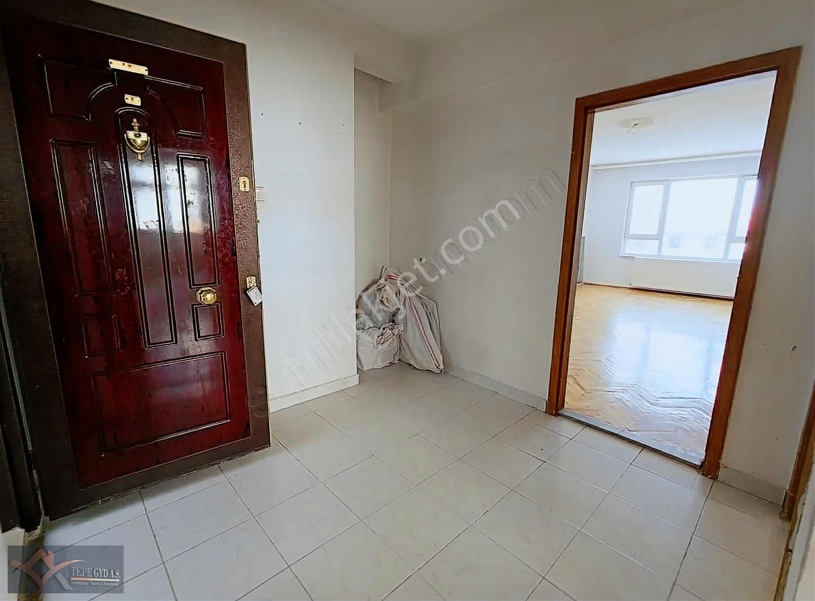 Keçiören Osmangazi Kiralık Daire Osmangazi Caddesi Üstünde Katta 3+1 Manzaralı 125 M2