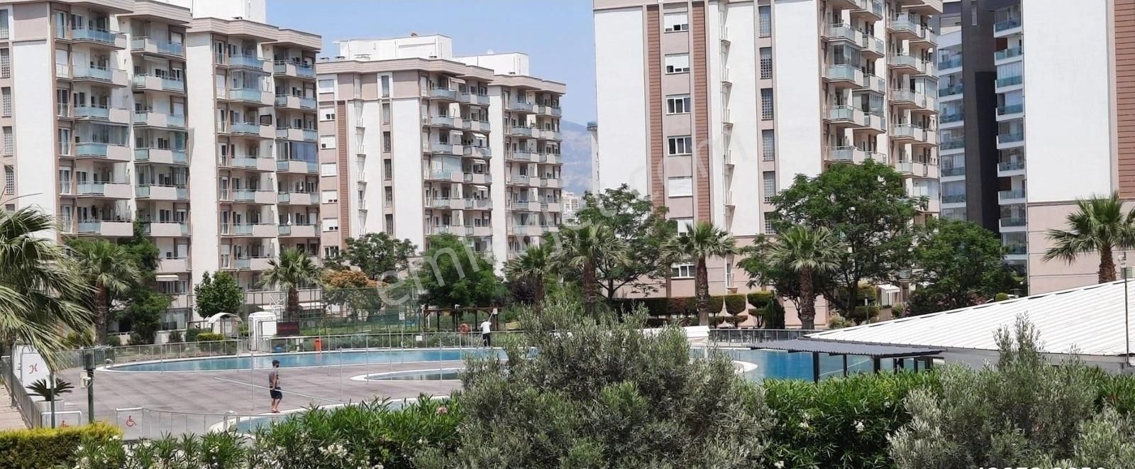 Karşıyaka Mavişehir Satılık Daire Mavişehir Karya Evlerinde Lüx Tadilatlı 3+1 Satılık Daire