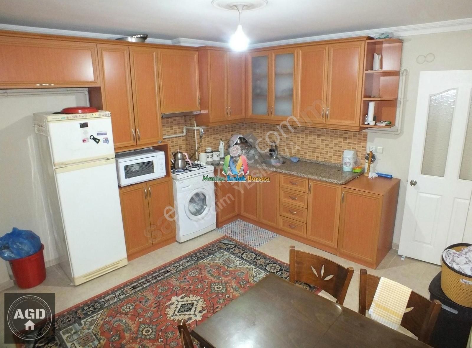 Yunusemre Yeni Mahalle Kiralık Daire Yenimh De 2+1 95m2 Doğalgaz Asansörlü Full Eşyalı Aydınlık Ferah