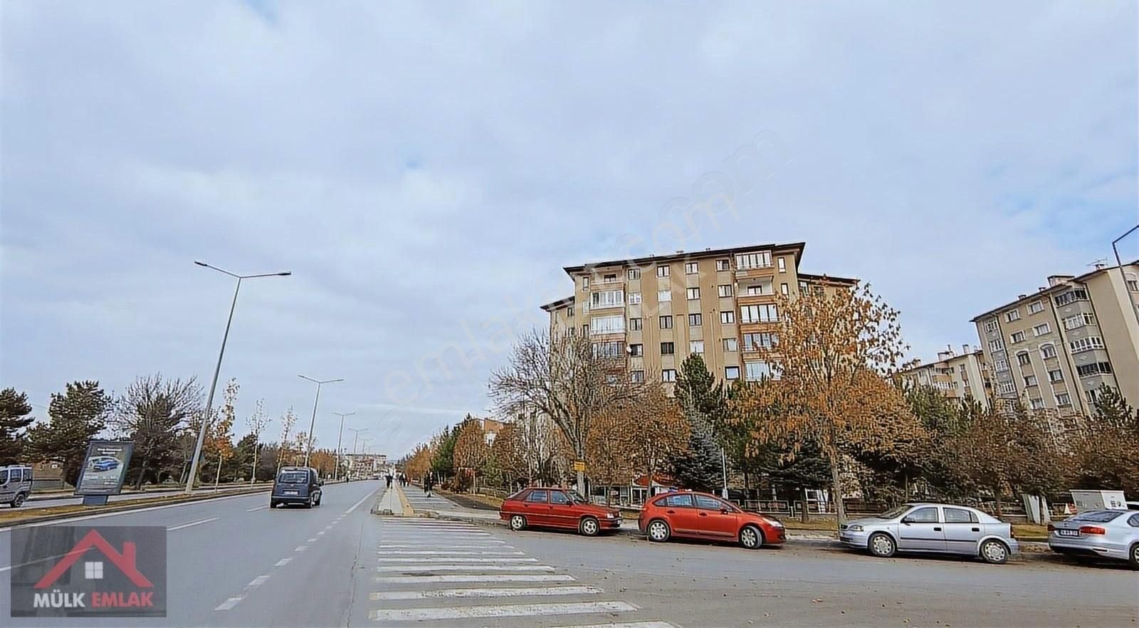 Sivas Merkez Yenişehir Satılık Daire Sivas Mülk Emlak // Yenişehir Mah. // 3+1 // 135m²