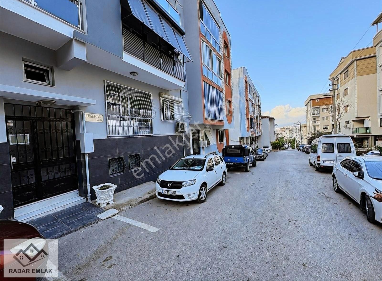 İzmir Karabağlar Eşyalı Kiralık Daire Esentepe'de 2+1 Eşyalı Genç Binada Doğalgazlı Kiralık Daire