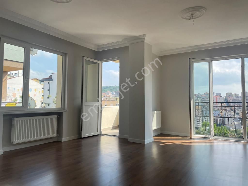 Ataşehir İnönü Kiralık Daire Oryaştan Ataşehir İnönüde Cadde Üzerinde 190m2 3+2 Dubleks