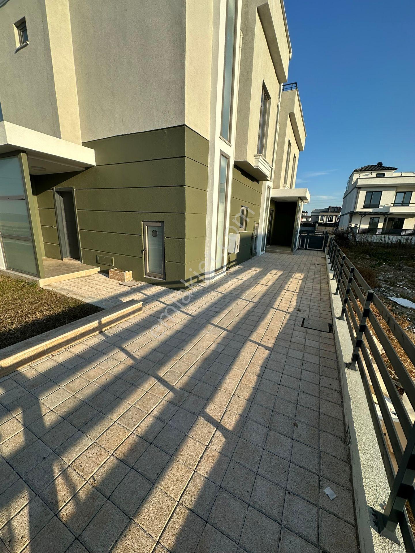 Karasu Yenimahalle'de Satılık Full Deniz Manzaralı Sıfır Villa - Görsel 6