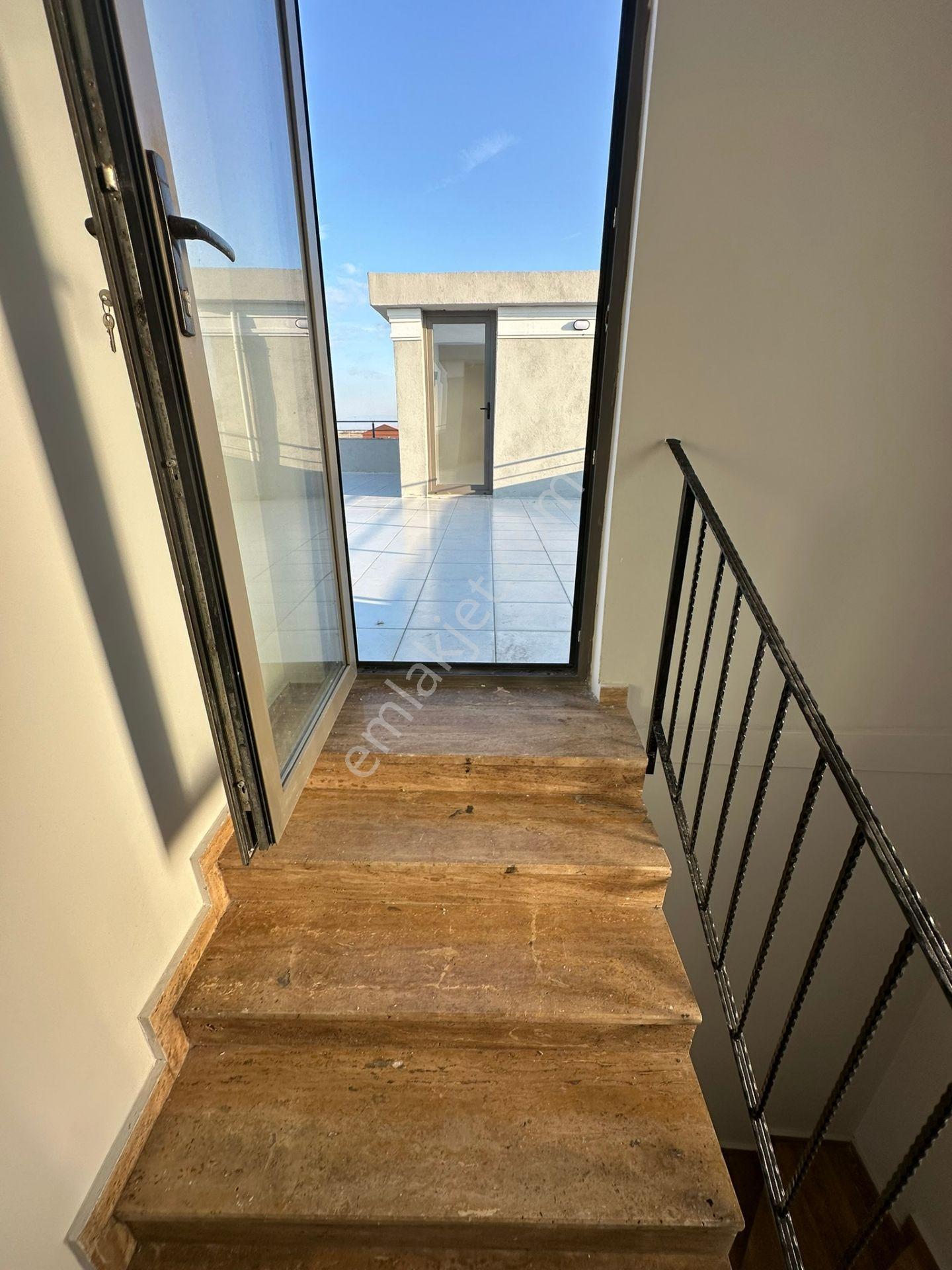 Karasu Yenimahalle'de Satılık Full Deniz Manzaralı Sıfır Villa - Görsel 27