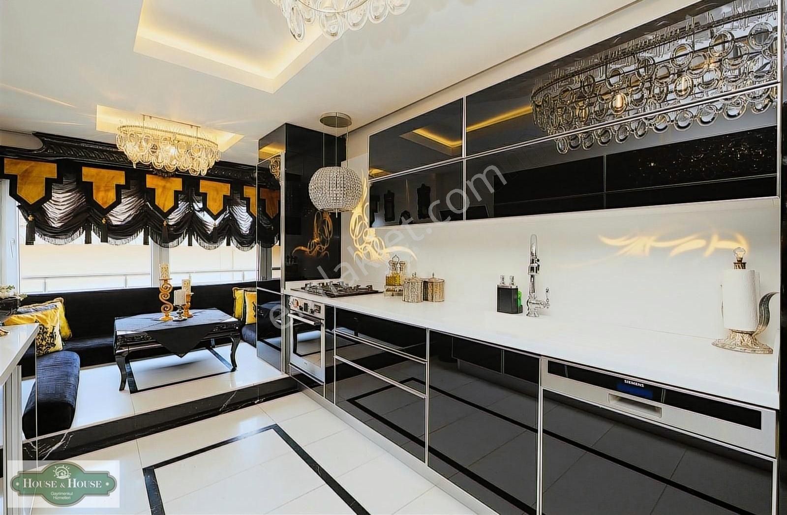 Ömür Sitesinde 5+1 250m Satılık Ultra Lüks Dubleks Daire - Görsel 15