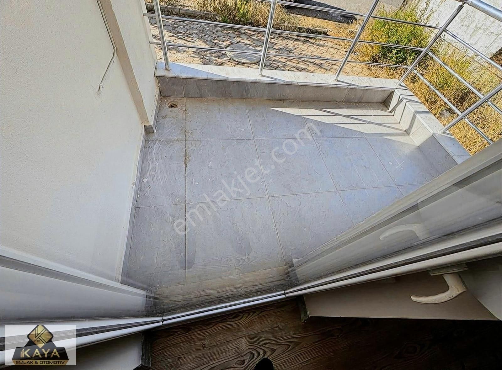 Döşemealtı Bahçeyaka Kiralık Daire Bahçyakada 2+1 85 M2 12.000 Tlye Y. Giriş