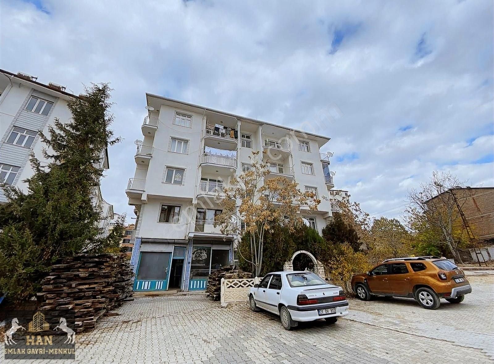 Elazığ Merkez Fevzi Çakmak Kiralık Daire Han Emlak Tan Fevziçakmak Mahallesinde Arakat 3+1 Kiralık Daire