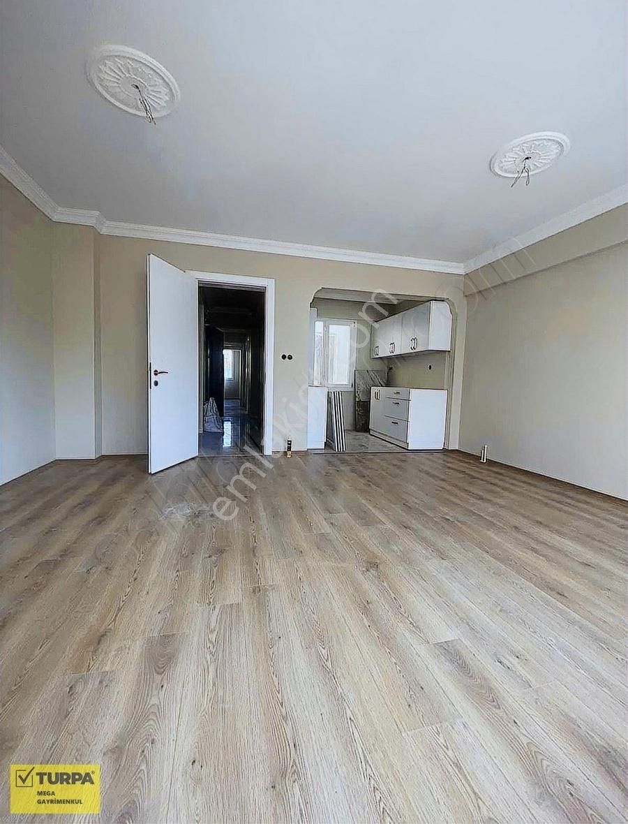 Karşıyaka Donanmacı Kiralık Daire Karşıyaka Çarşıda Kiralık 3+1 110 M2 Full Tadilatlı Daire