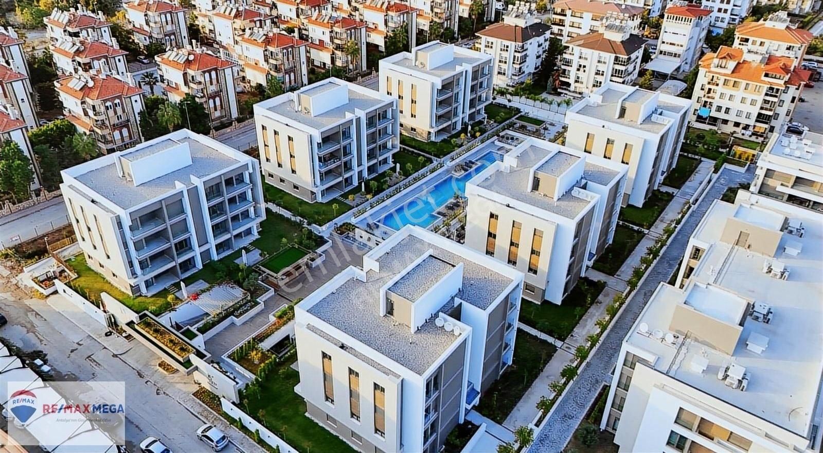 Konyaaltı Uncalı Satılık Daire Konyaaltı'nda Tam Donanımlı Sitede Lüks 3+1 Ara Kat Daire