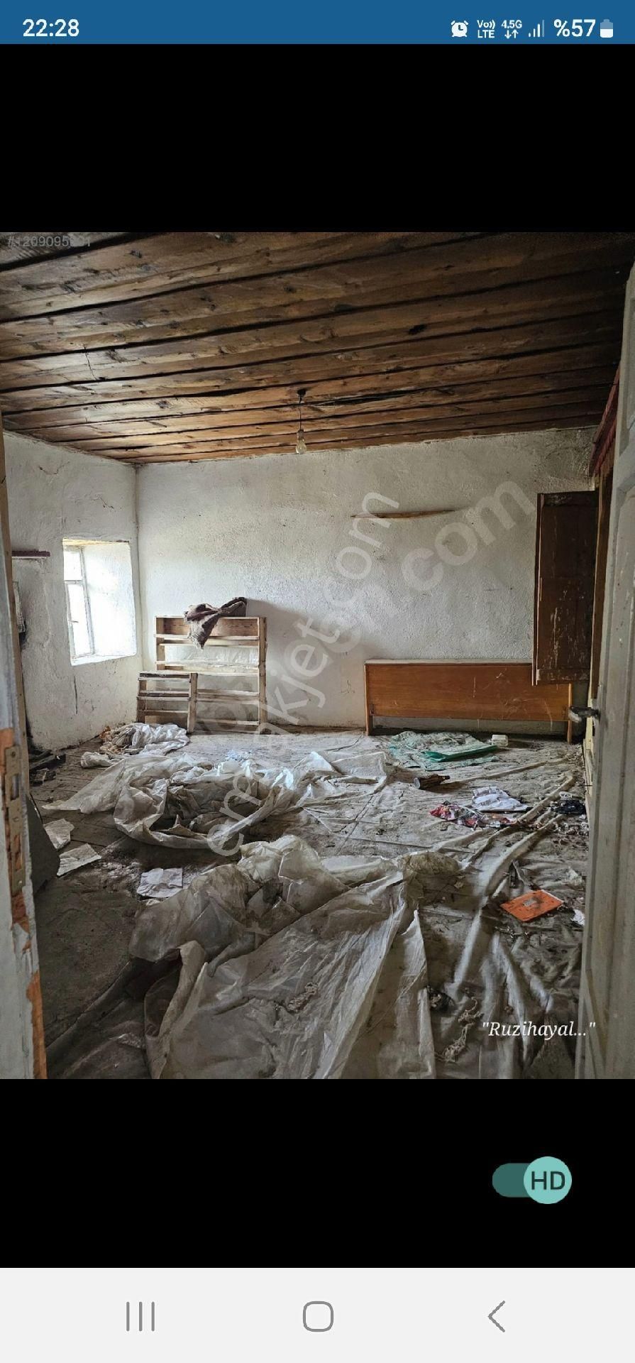 Manisa Köprübaşı Esat Köyü Satılık Taşev