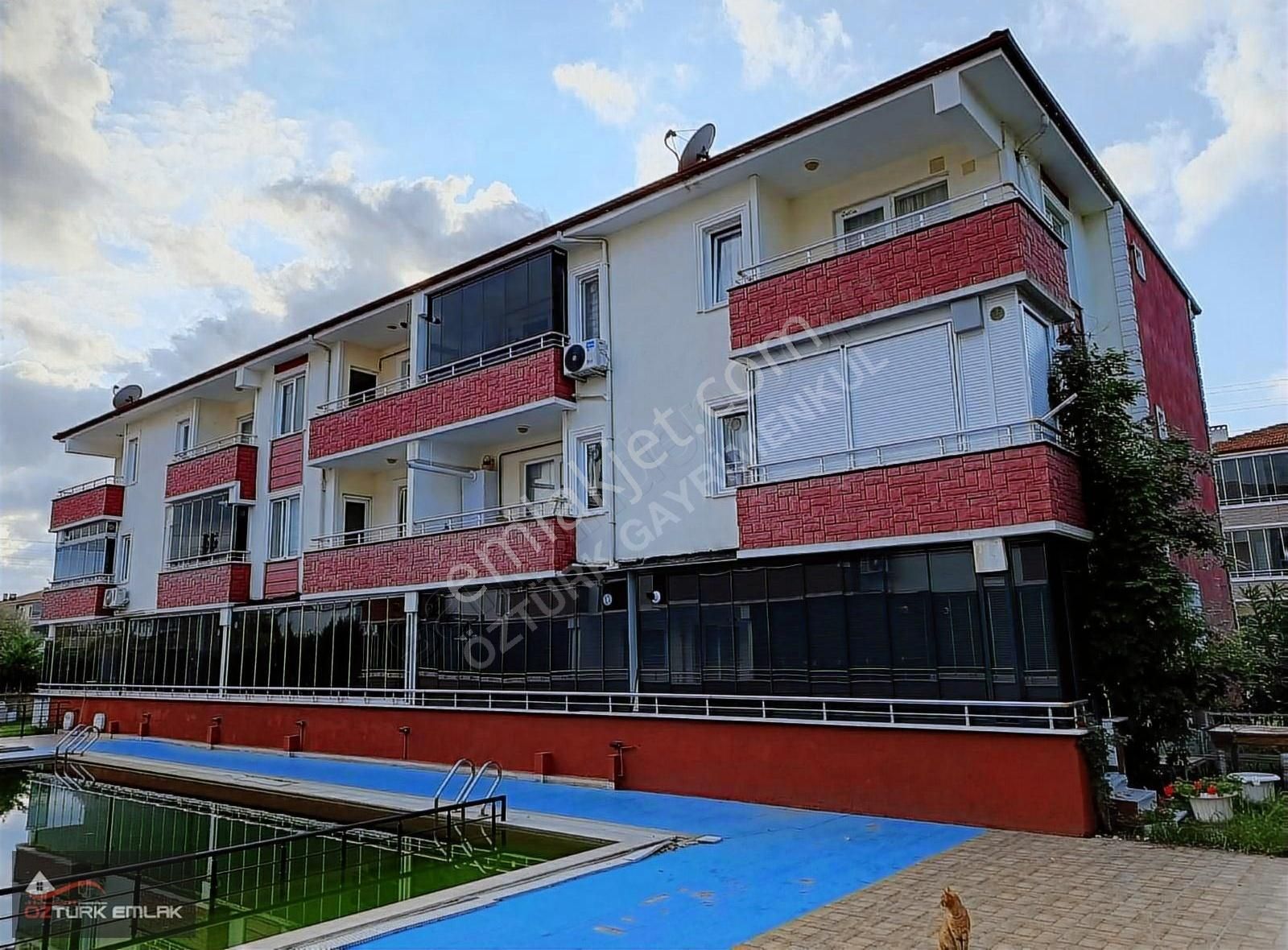 Karasu Yalı Satılık Daire Yalı Mahle Sanayi Yanı 2+1 75 M2 Konbi Petekli 3 Kat Havuz Cehpe