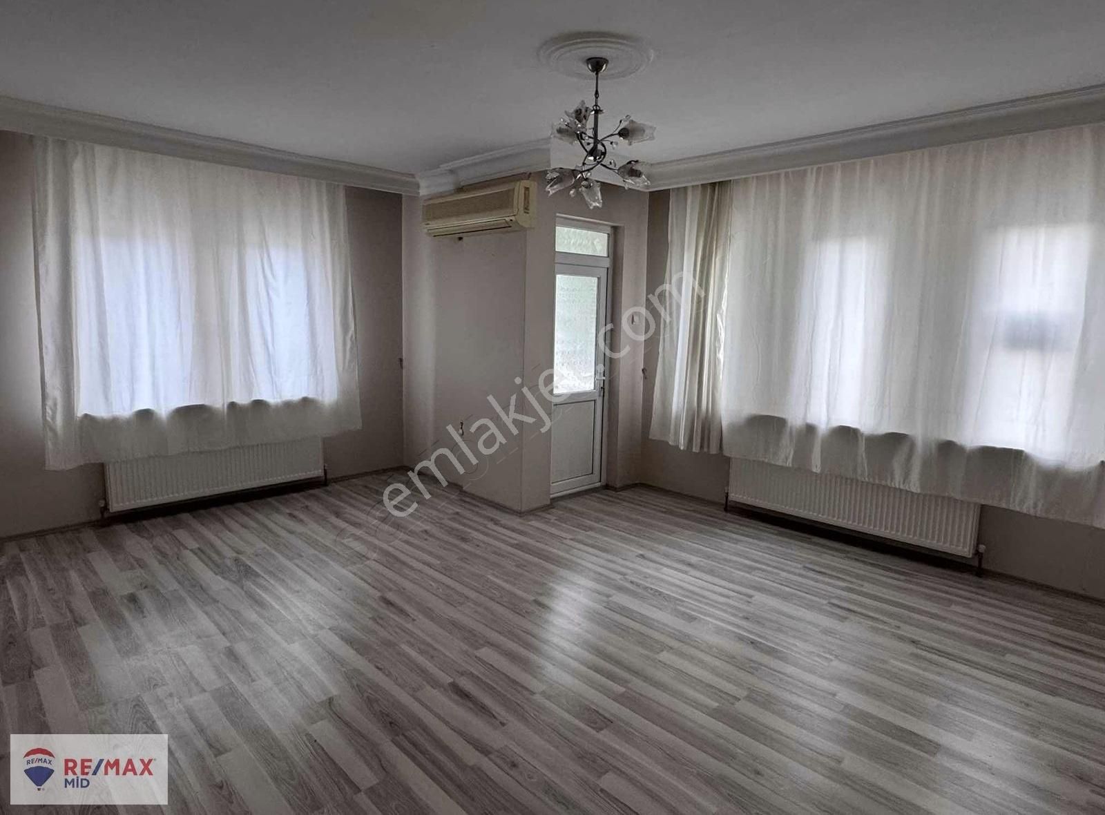 Altıeylül Bahçelievler Kiralık Daire Re/maxmid'den Bahçelievler Mah. 3+1 Kiralık Daire