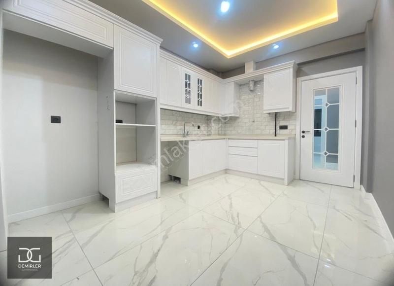 Merkezefendi Hallaçlar Satılık Daire Demirler'den Hallaçlar'da E. Banyo+g. Odası+lüks İşçilik 3+1