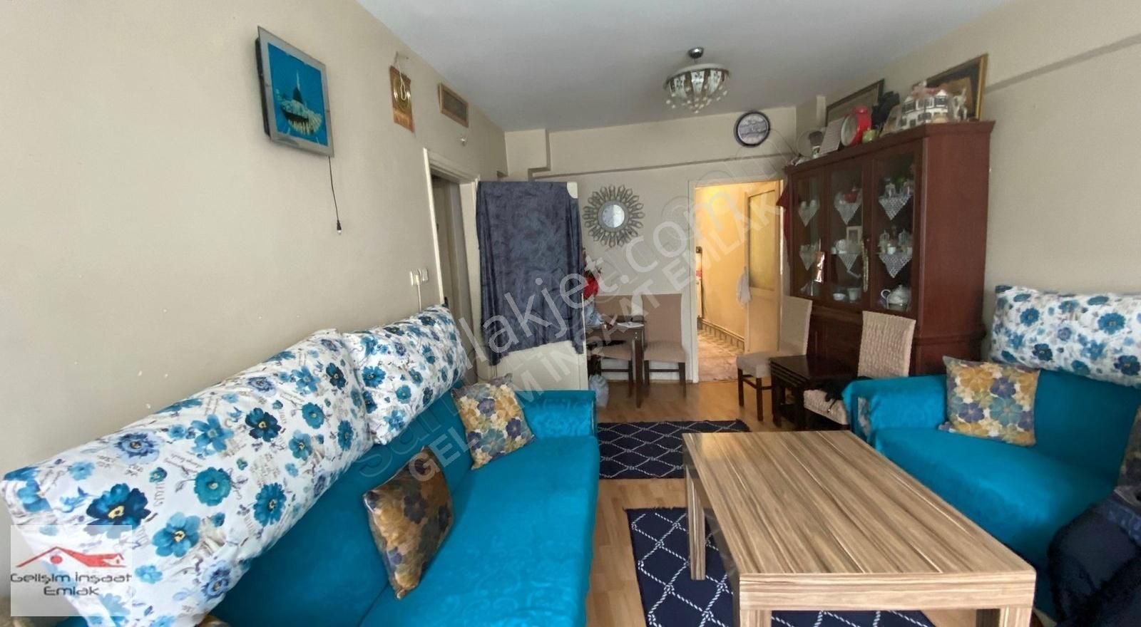 Fatih Şehremini Satılık Daire Gelişim Emlak`tan Yayla Caddesi Üzerinde, Ara Kat, 2+1, 75m²