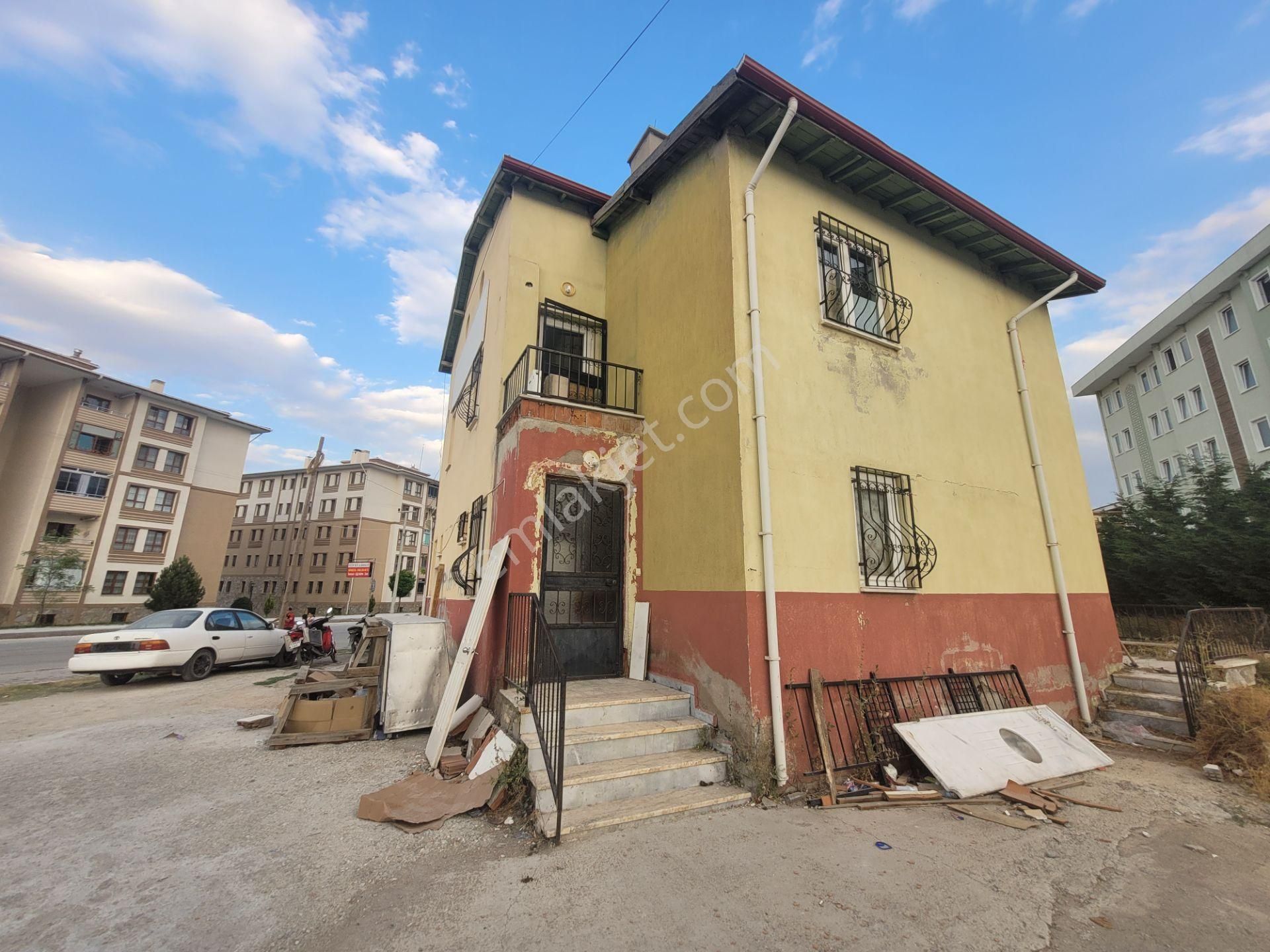 İlbey // Şuhut Hastane Yanında 2 Adet (ikiz) Dubleks Villa - Görsel 7