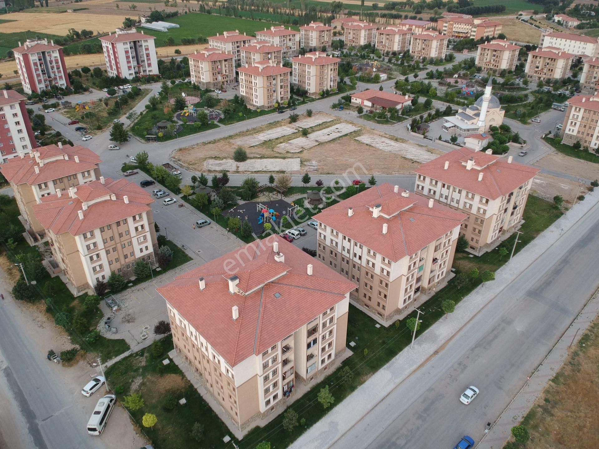 İlbey // Şuhut Hastane Yanında 2 Adet (ikiz) Dubleks Villa - Görsel 19