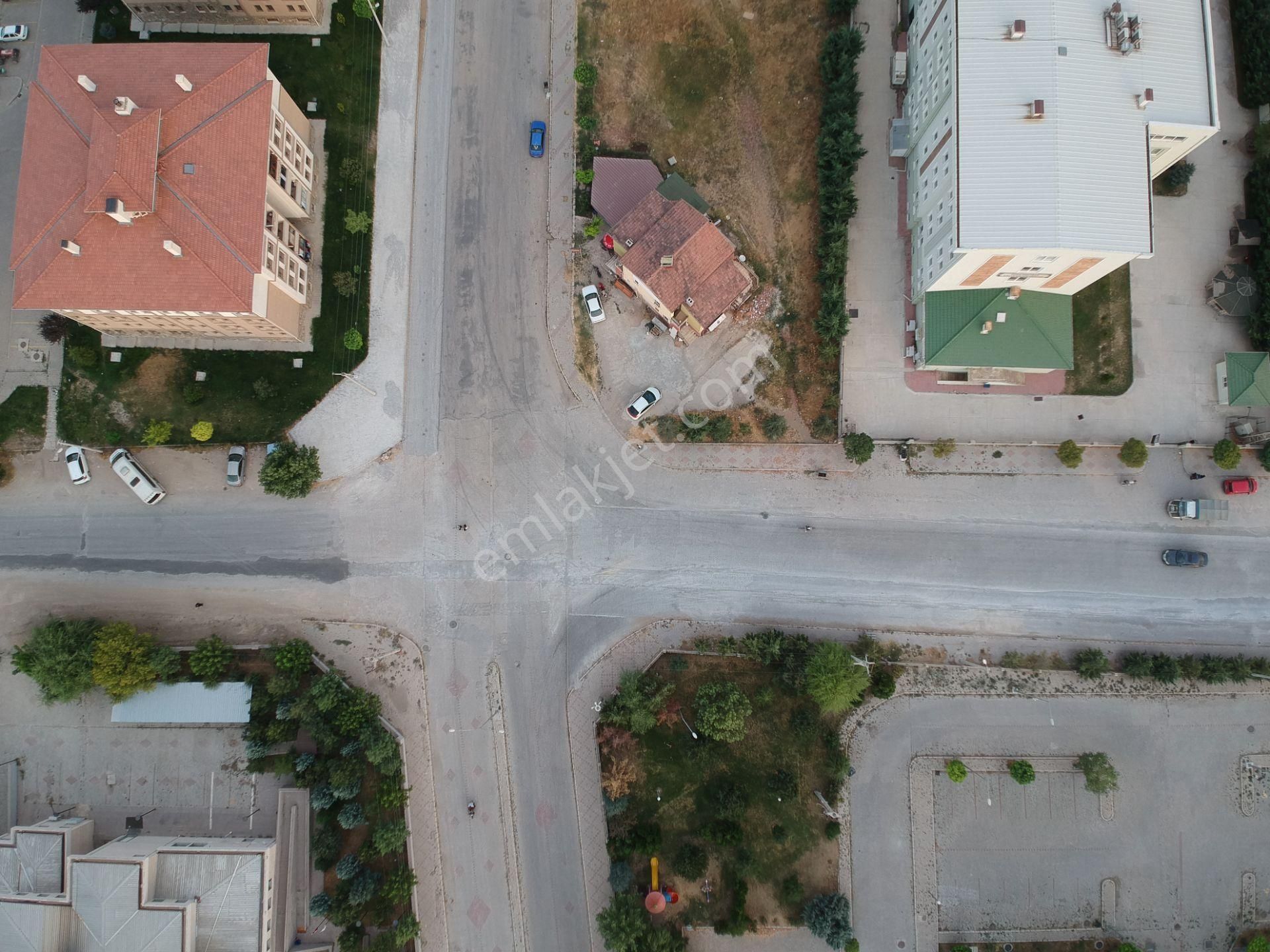 İlbey // Şuhut Hastane Yanında 2 Adet (ikiz) Dubleks Villa - Görsel 23