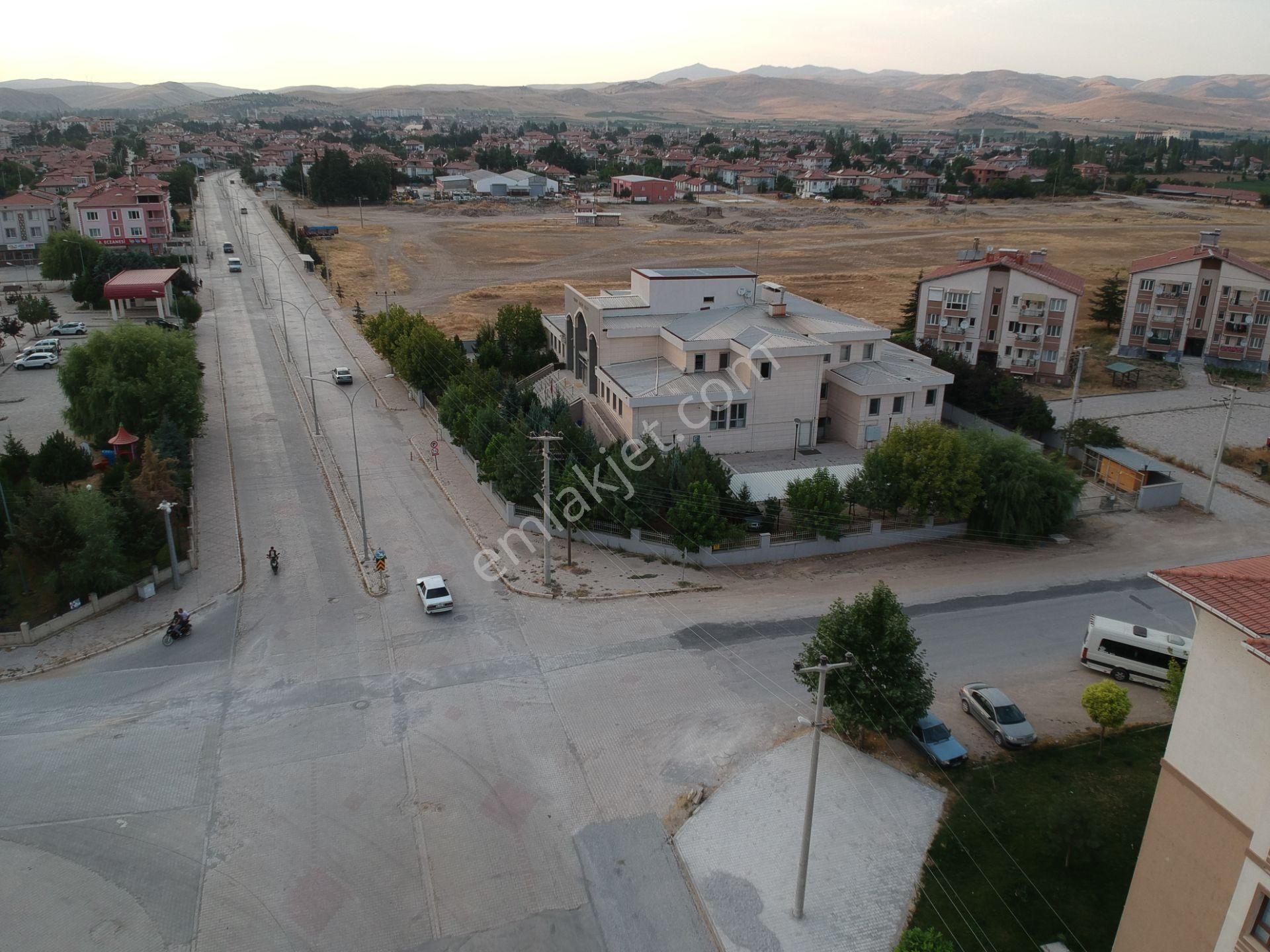 İlbey // Şuhut Hastane Yanında 2 Adet (ikiz) Dubleks Villa - Görsel 35