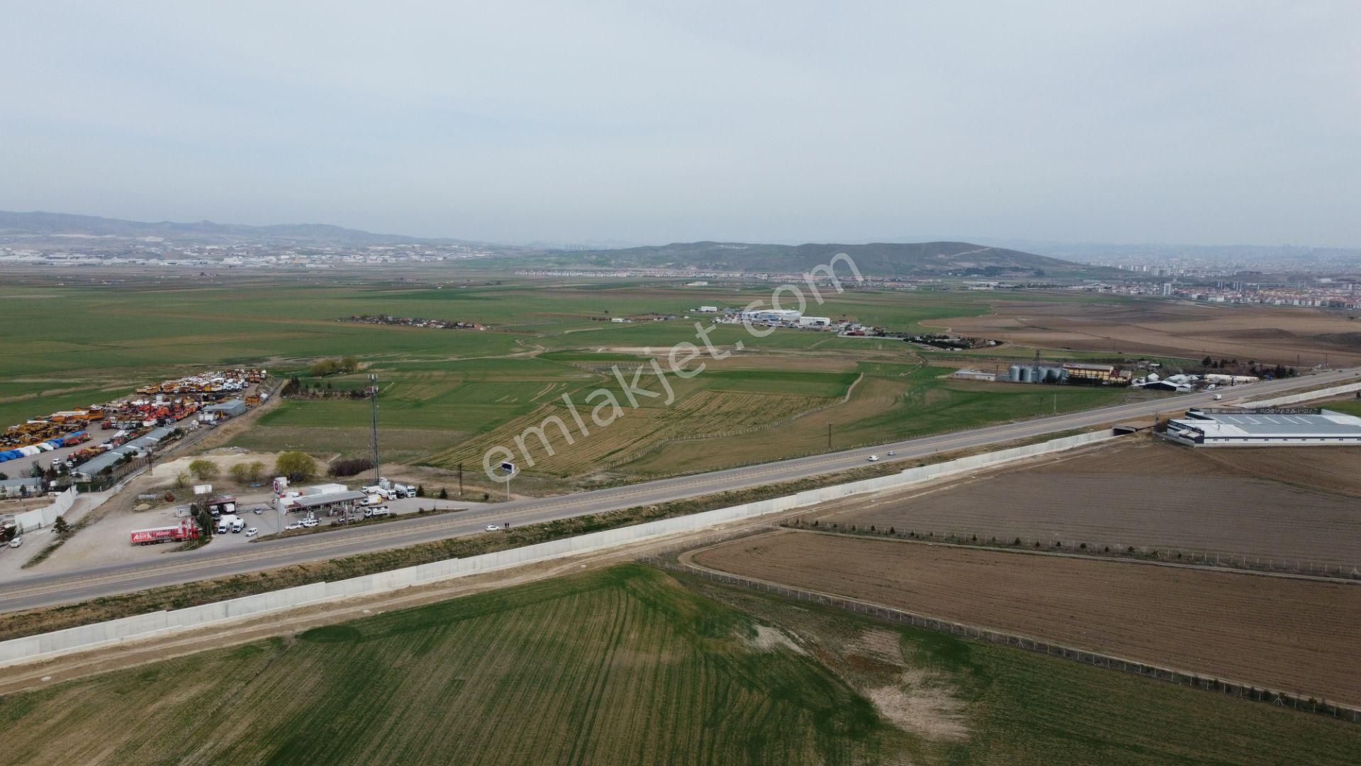 Sincan Akçaören Satılık Tarla Mehmet Özdemir'den Sincan Yenikent Ayaş Yol Cepheli 23.500 M2 İmara Yakın Satılık Tarla