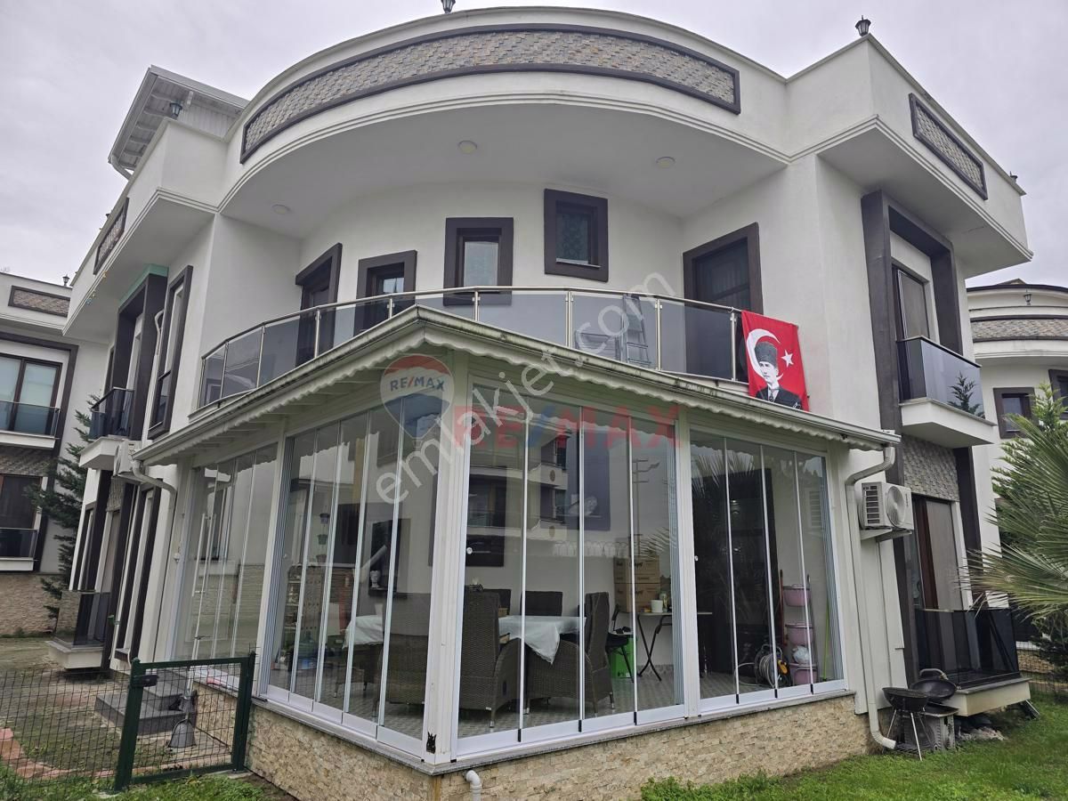 Serdivan İstiklal Satılık Villa Serdivan'ın Kalbinde, Kaliteli, Seçkin Ve Ayrıcalıklı Bir Yaşam