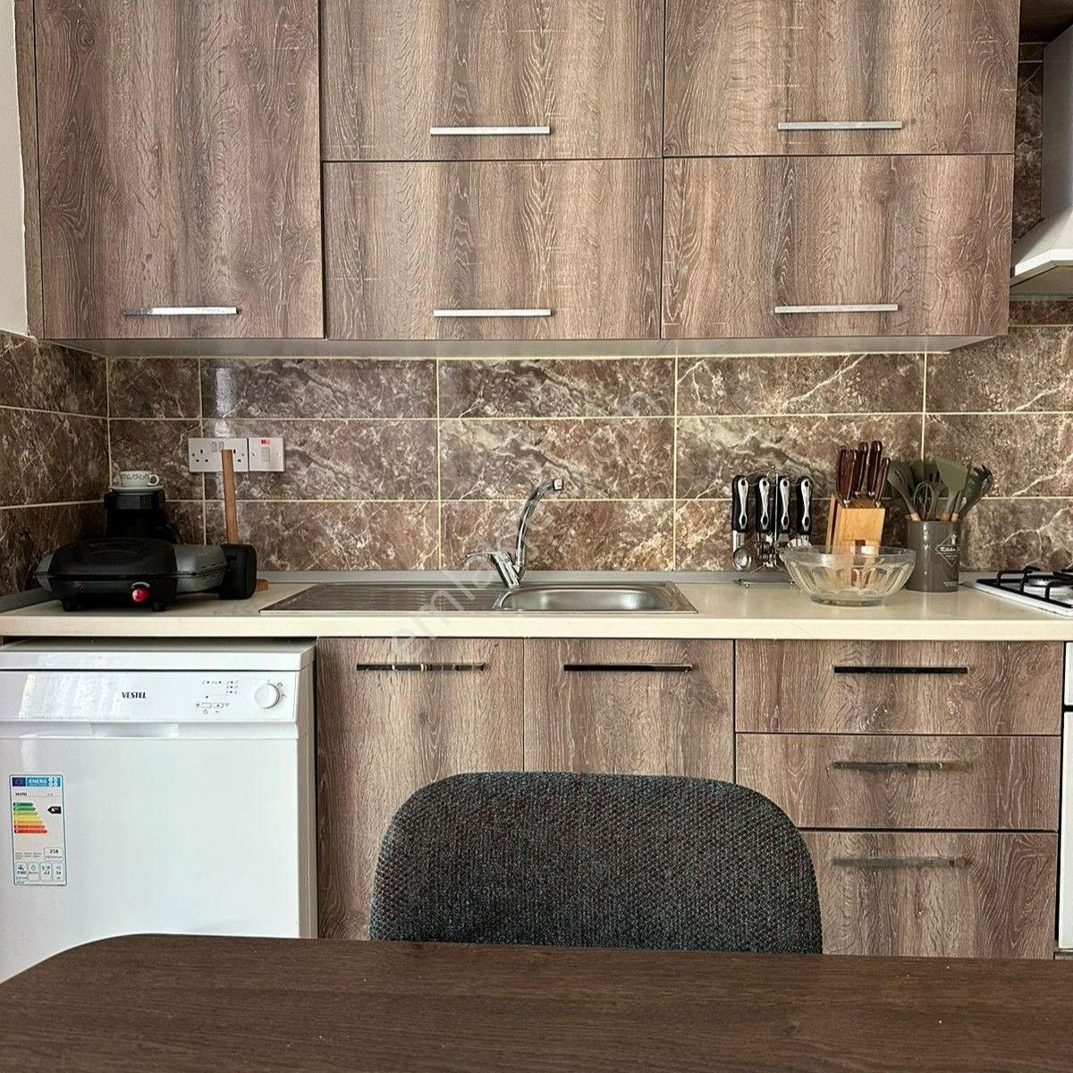 Girne Karaoğlanoğlu'nda Eşyalı Satılık 1+1 Daire !! - Görsel 4