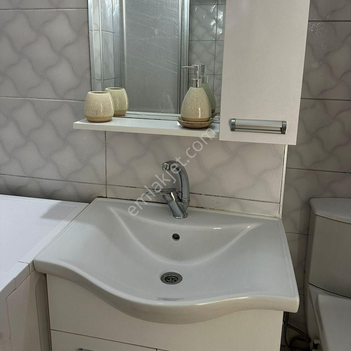 Girne Karaoğlanoğlu'nda Eşyalı Satılık 1+1 Daire !! - Görsel 10