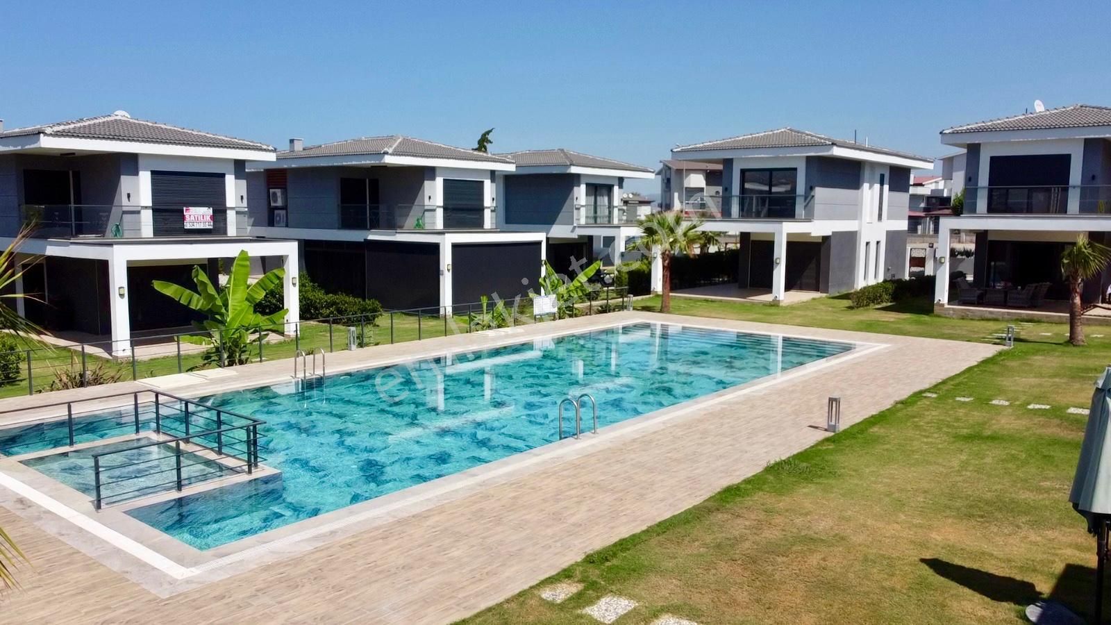 Kuşadası Güzelçamlı Satılık Villa Kuşadası Güzelçamlı'da Güvenlikli Sitede 3+1 Müstakil Villa