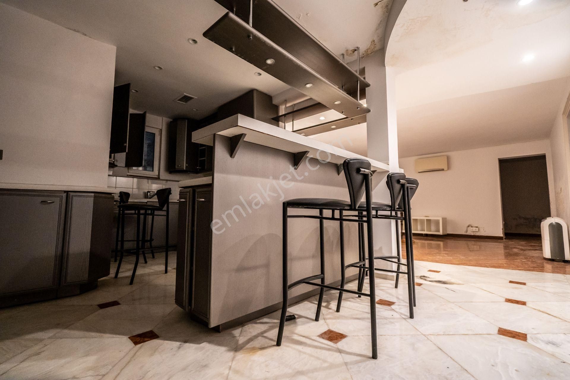 Tarabya Köşk Evler Sitesi'nde 5+2 Satılık Villa - Görsel 24