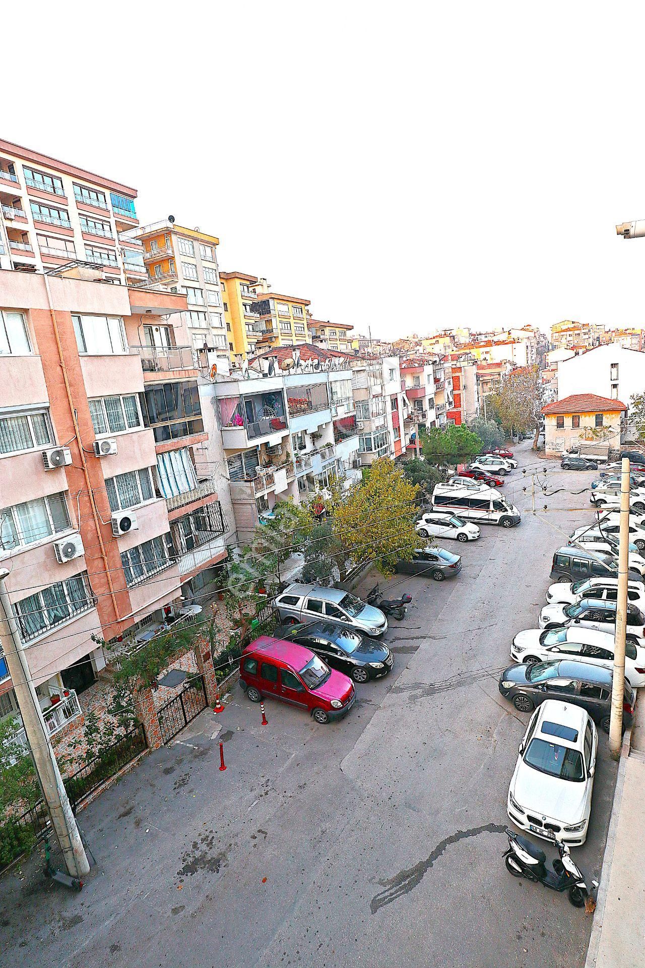 Acil Satılık 10 Yaşında Asansörlü,otoparklı Arakat Köşe Daire - Görsel 15