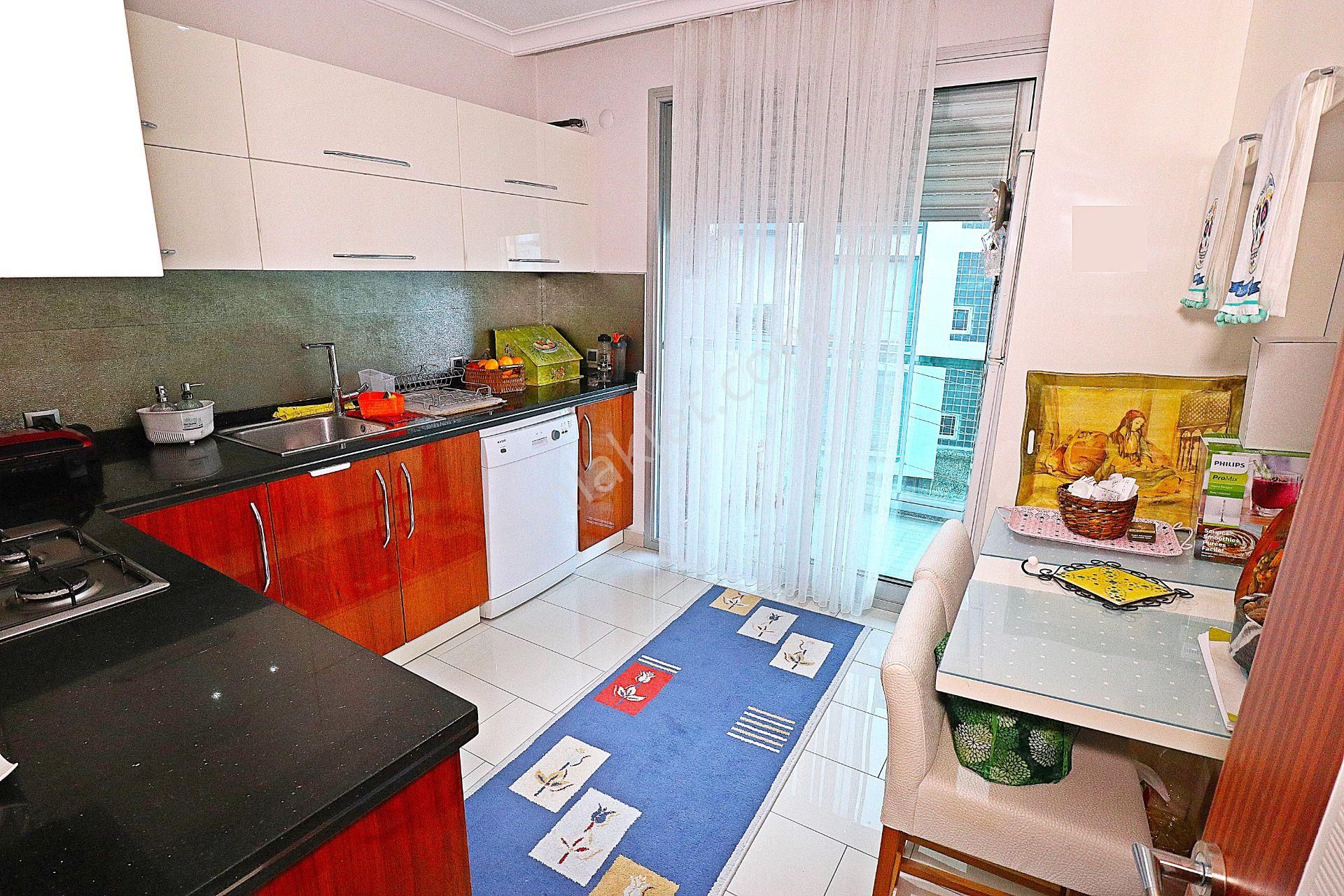 Acil Satılık 10 Yaşında Asansörlü,otoparklı Arakat Köşe Daire - Görsel 10