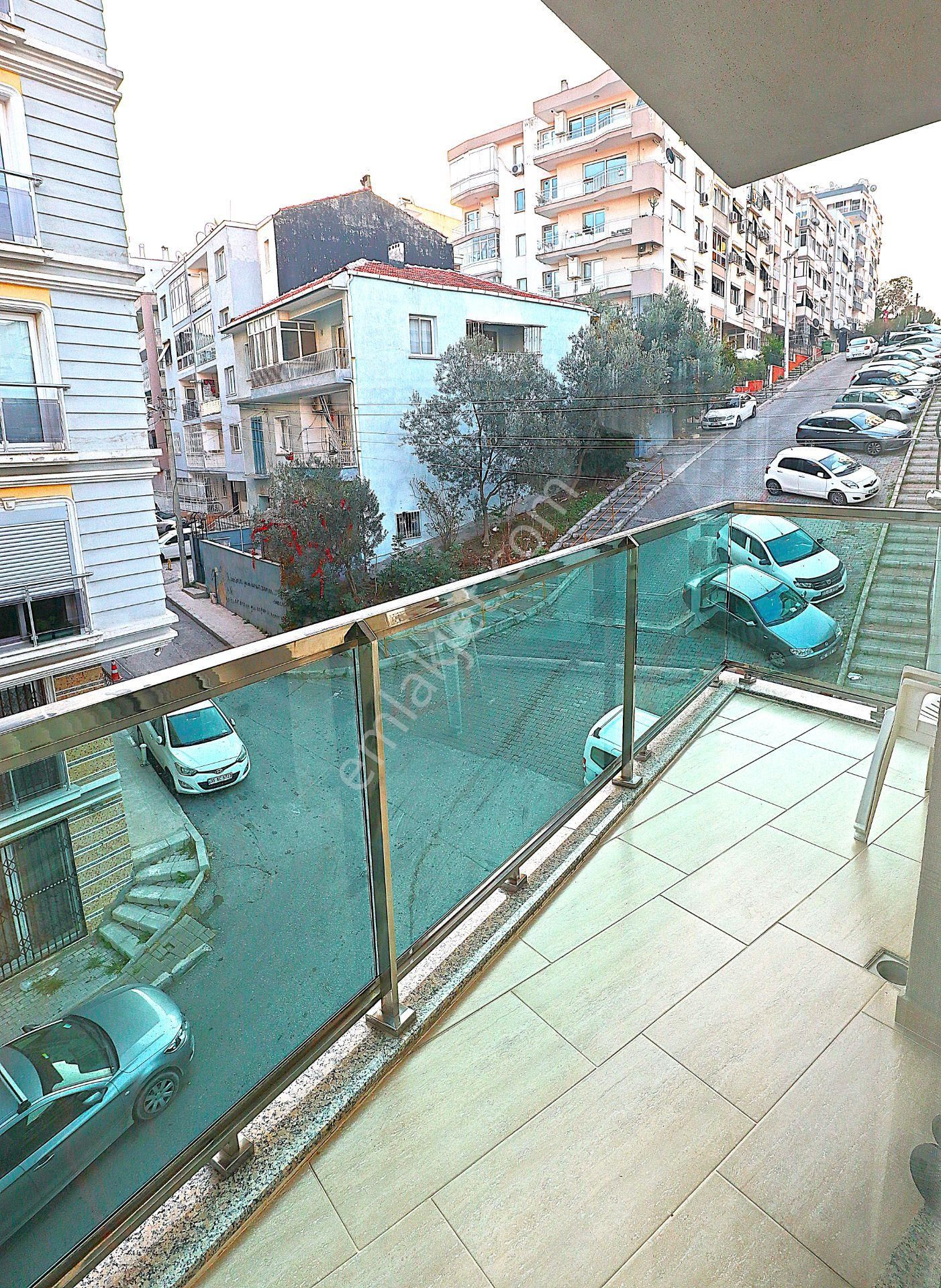 Acil Satılık 10 Yaşında Asansörlü,otoparklı Arakat Köşe Daire - Görsel 5