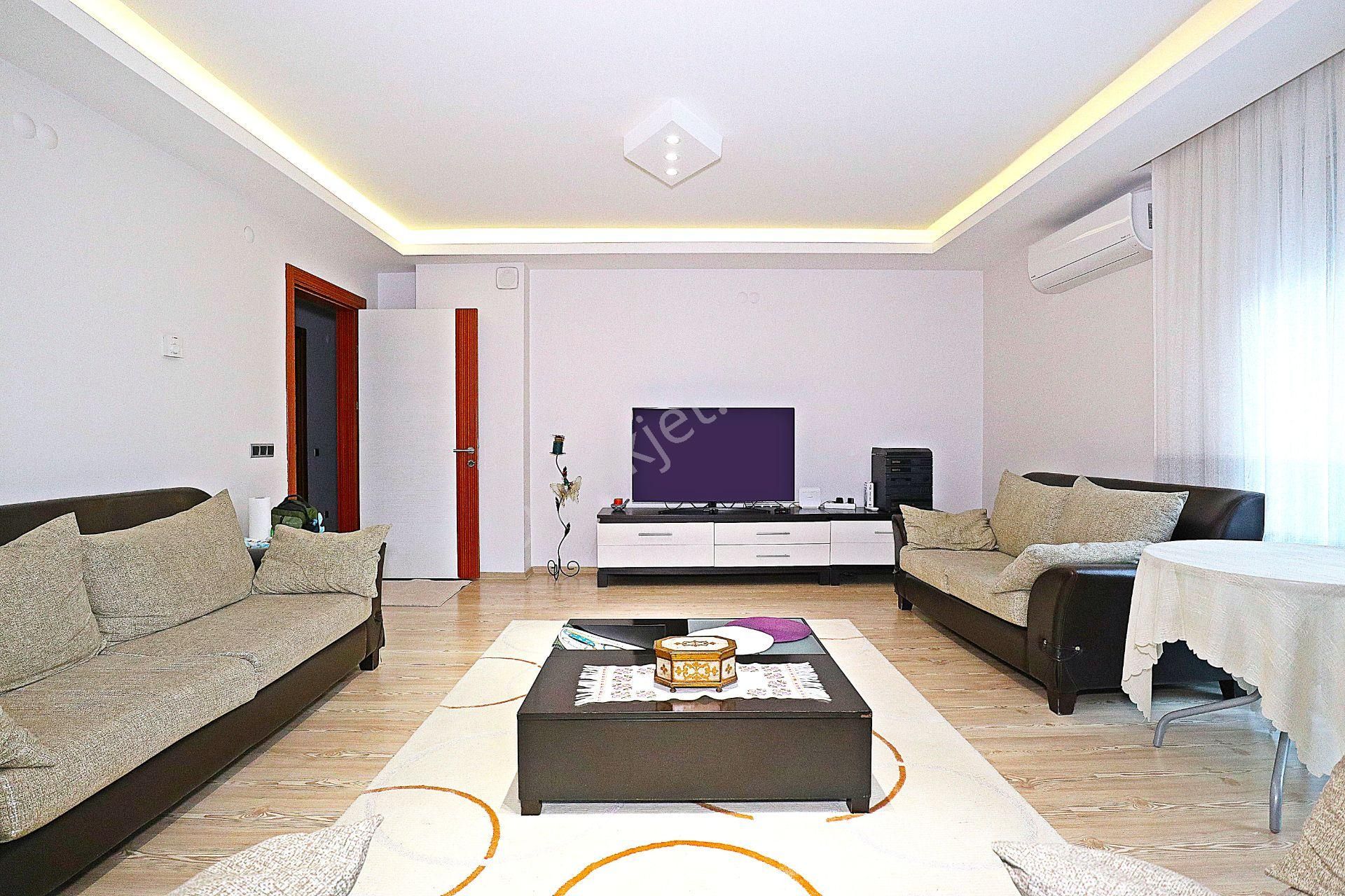 Acil Satılık 10 Yaşında Asansörlü,otoparklı Arakat Köşe Daire - Görsel 4