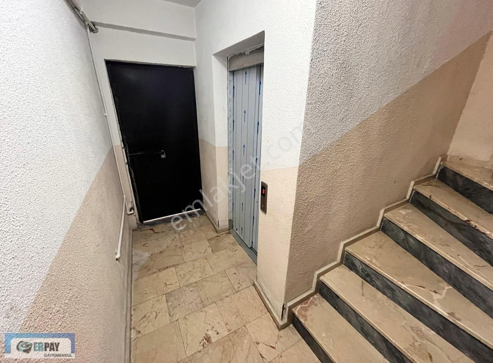 Sultangazi Cebeci Satılık Daire Erpay'dan Cebeci Mah 2+1 95m² Acil Satılık Bahçekat Daire