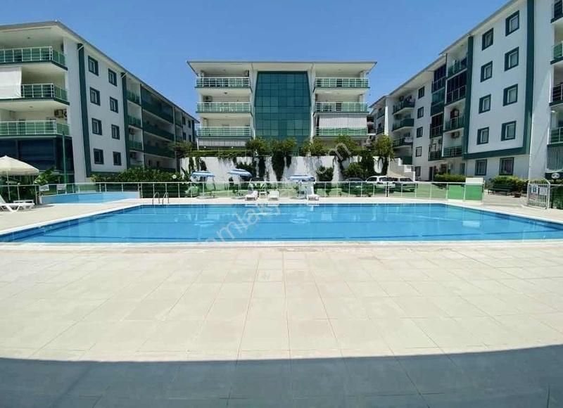 Kuşadası Ege Satılık Daire Harika Sitede Full Eşyalı Ara Kat 3+1 Daire