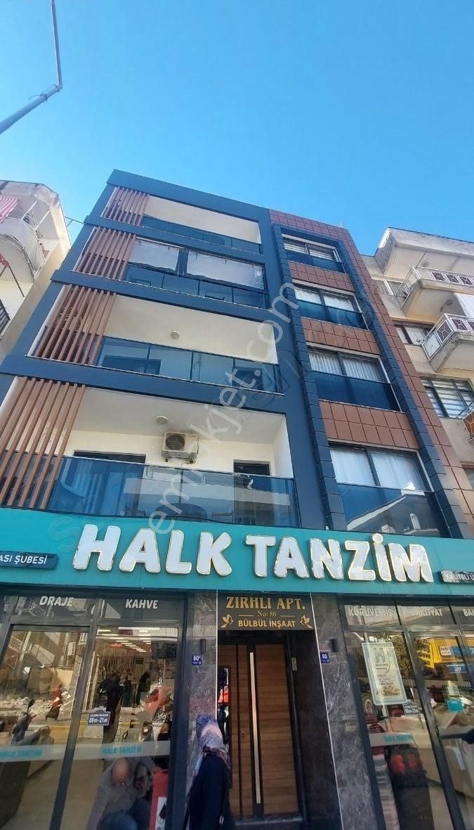 Kuşadası Cumhuriyet Kiralık Daire Kuşadası Şehir Merkezinde Full Eşyalı Kiralık 2+1 Yeni Daire.