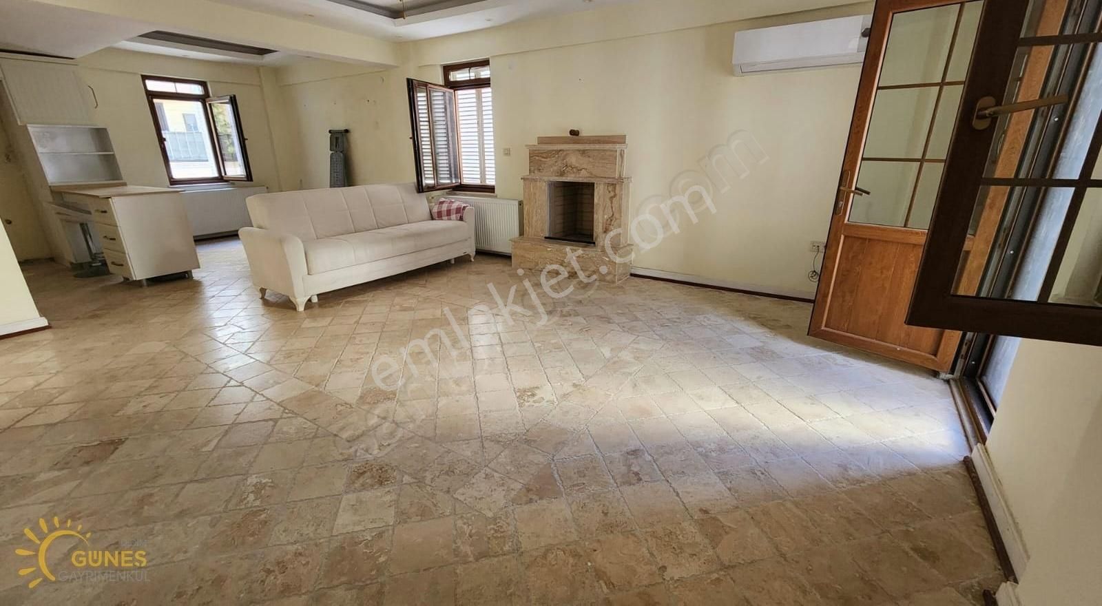 Didim Altınkum Kiralık Villa Yeşilkentte Denize 150mt Kaloriferli Klimalı Şömineli 4+2 Villa