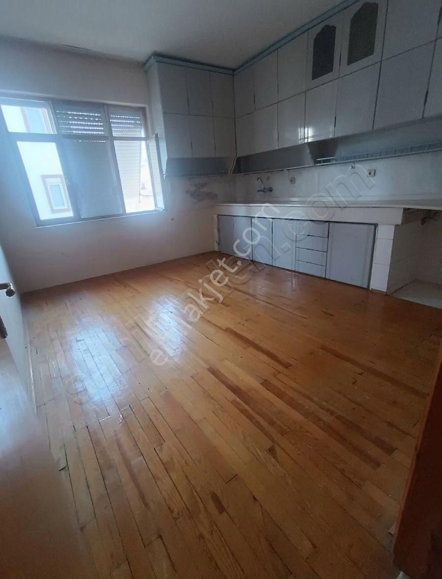 Kepez Kütükçü Kiralık Daire Depozito. Yok 180 Mt2