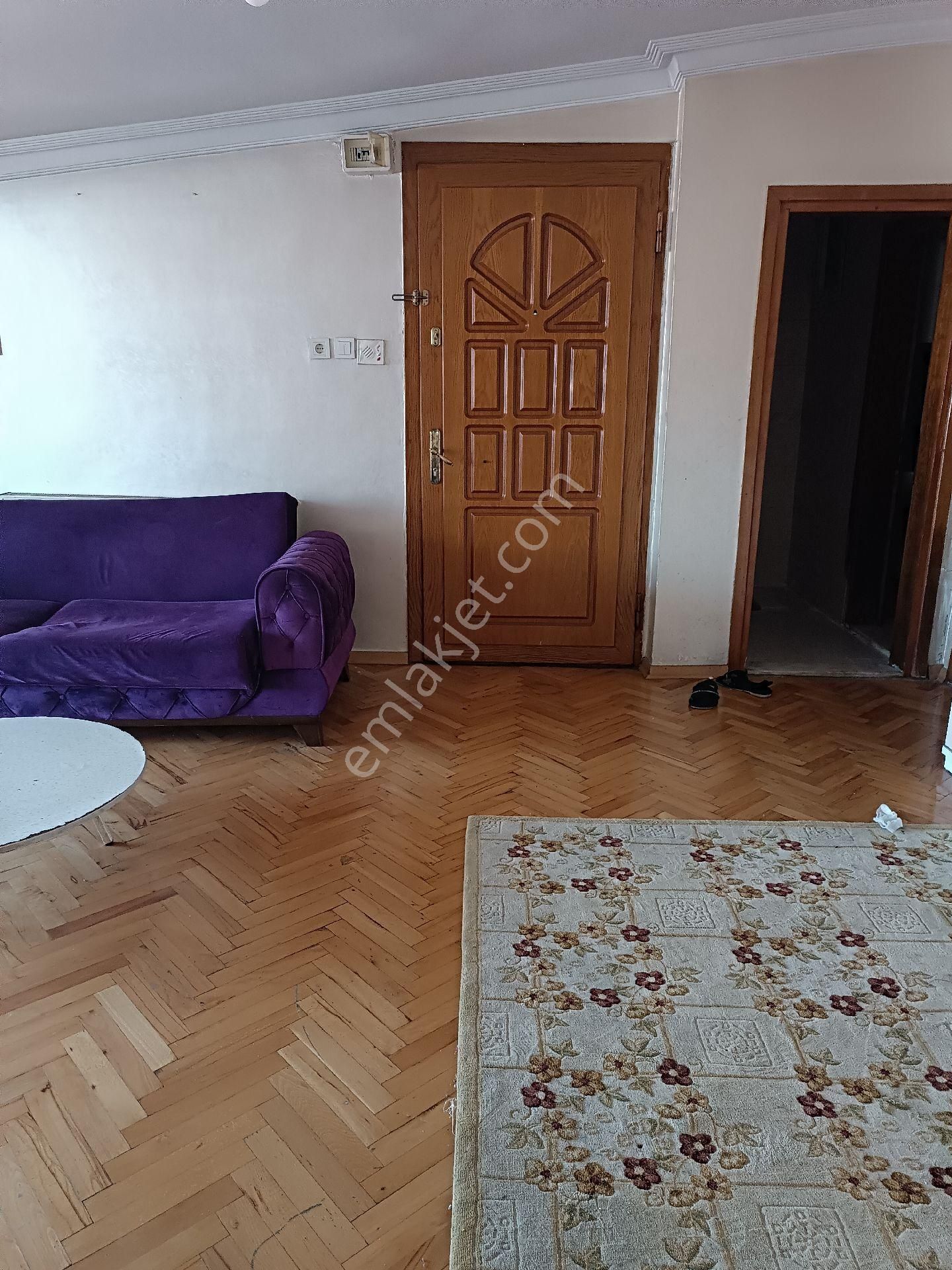 Bayrampaşa Orta Kiralık Daire Bayrampaşa Orta Mah Kiralik Daire 3+1eşyalı