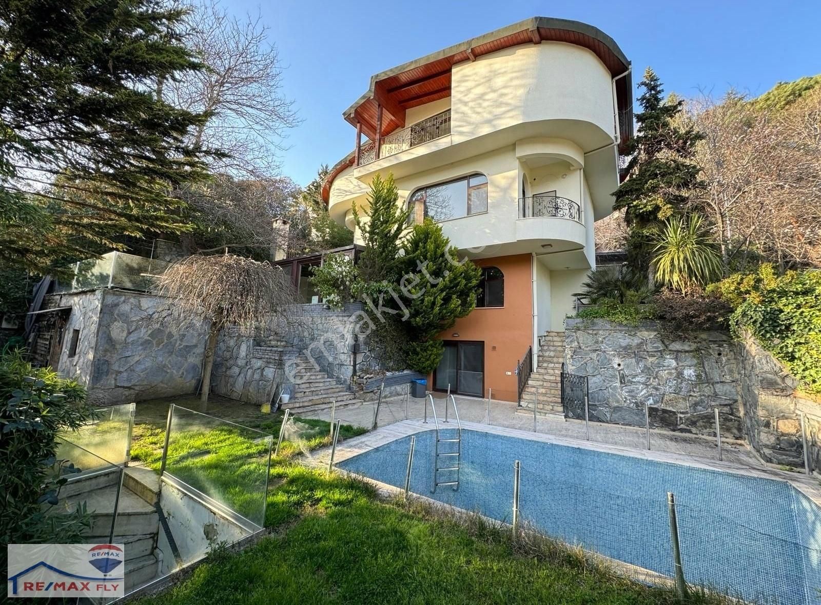 Sarıyer Tarabya Satılık Villa Tarabya'da Satılık Müstakil Villa