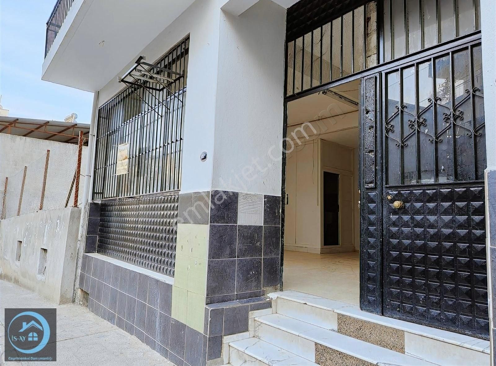 Karabağlar Devrim Kiralık Dükkan & Mağaza Devrim Mahallesi'nde Kiralık 40 M² Dükkan